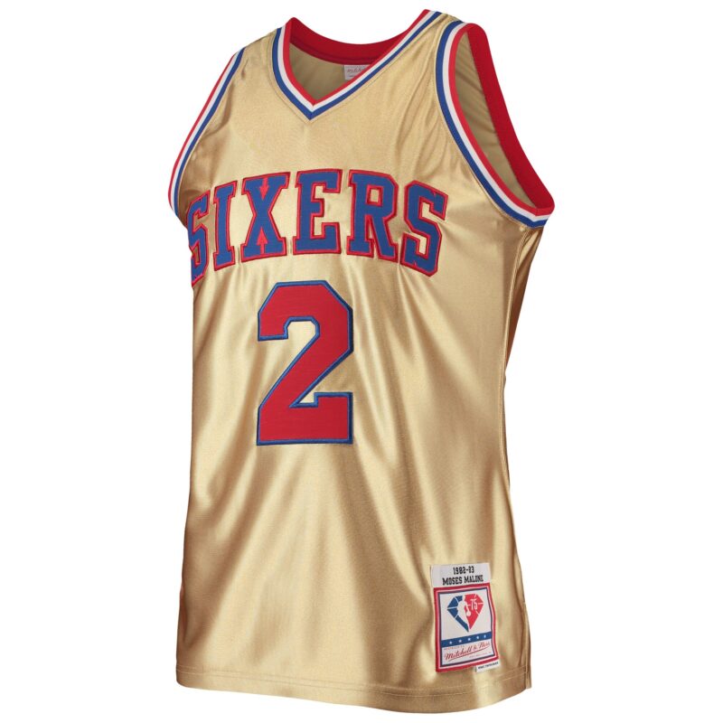 Moses Malone Philadelphia 76ers Mitchell & Ness 75th Anniversary 1982/83 Hardwood Classics Swingman Jersey - Gold - Image 2