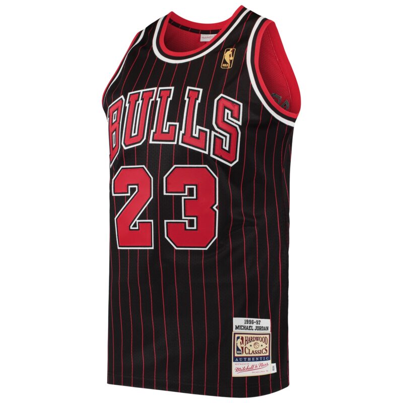 Michael Chicago Bulls Mitchell & Ness 1996/97 Hardwood Classics Jersey - Black - Image 2